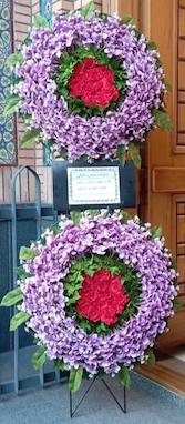 چه نکاتی در مورد انتخاب گل‌های مناسب برای تاج گل ترحیم باید در نظر گرفت؟