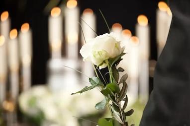 چگونه تسلیت بگوییم؟ آداب تسلیت گفتن چیست؟