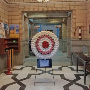 تاج گل یک طبقه ترحیم مصنوعی مدل 7 محک