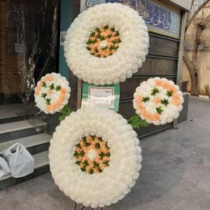 تاج گل 4تایی vip با گل های سفید و گلبهی مصنوعی مدل 9 محک